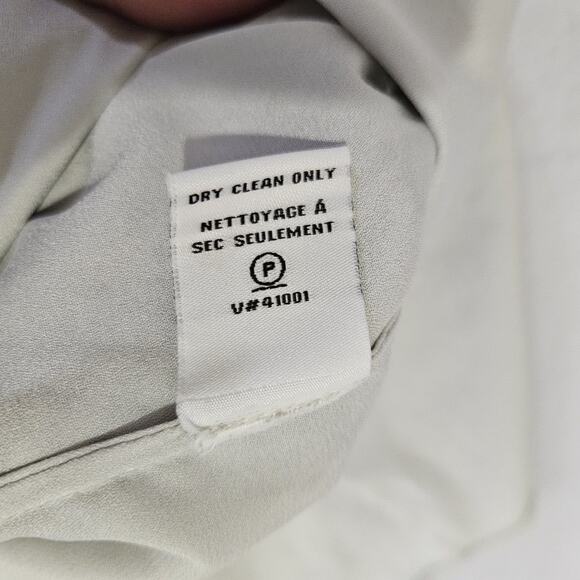 Diane Von Furstenberg Syrah Silk Blouse Size 4DVF Floral Rose Print Lined V-Neck - Picture 10 of 12